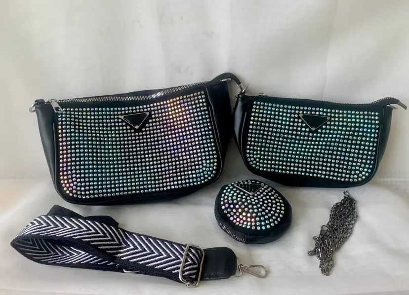 Crossbody Triana Pedrería tornasol Negro