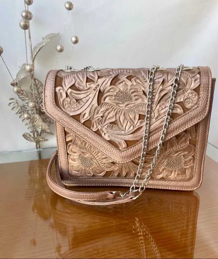 Bolso Fresa Cincelado a mano Oro rosado